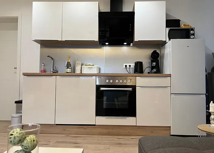 Exklusive Moderne 2 Zi. Wohnung In Ruhiger Lage