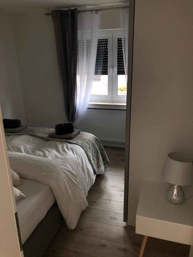 Exklusive Moderne 2 Zi. In Ruhiger Lage