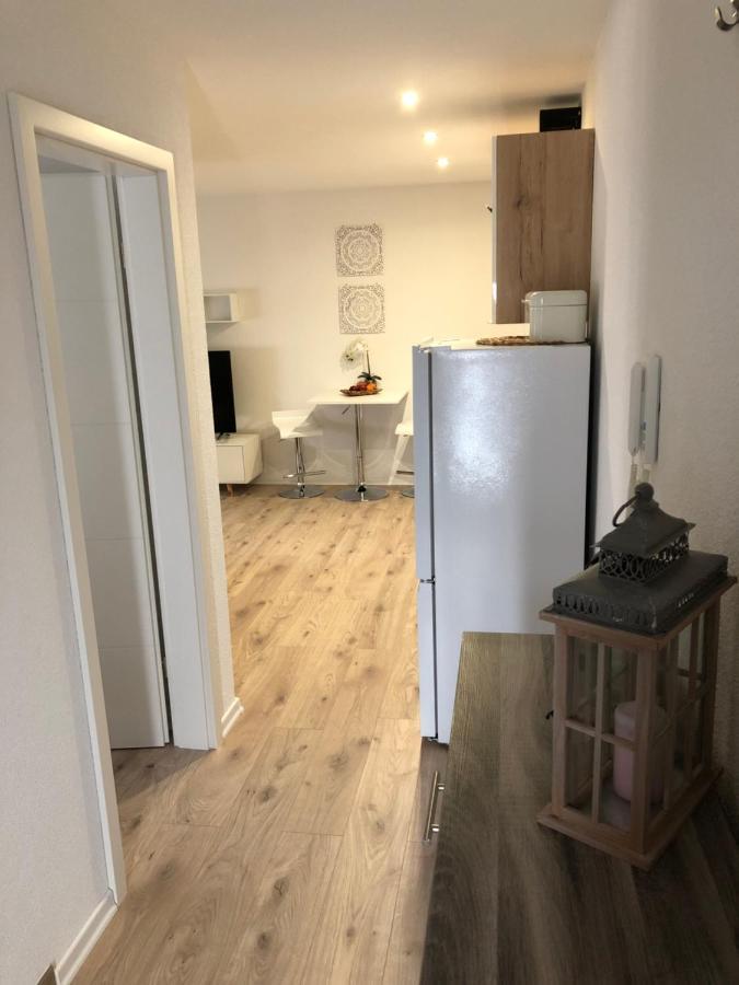 Apartment Exklusive Moderne 2 Zi. In Ruhiger Lage