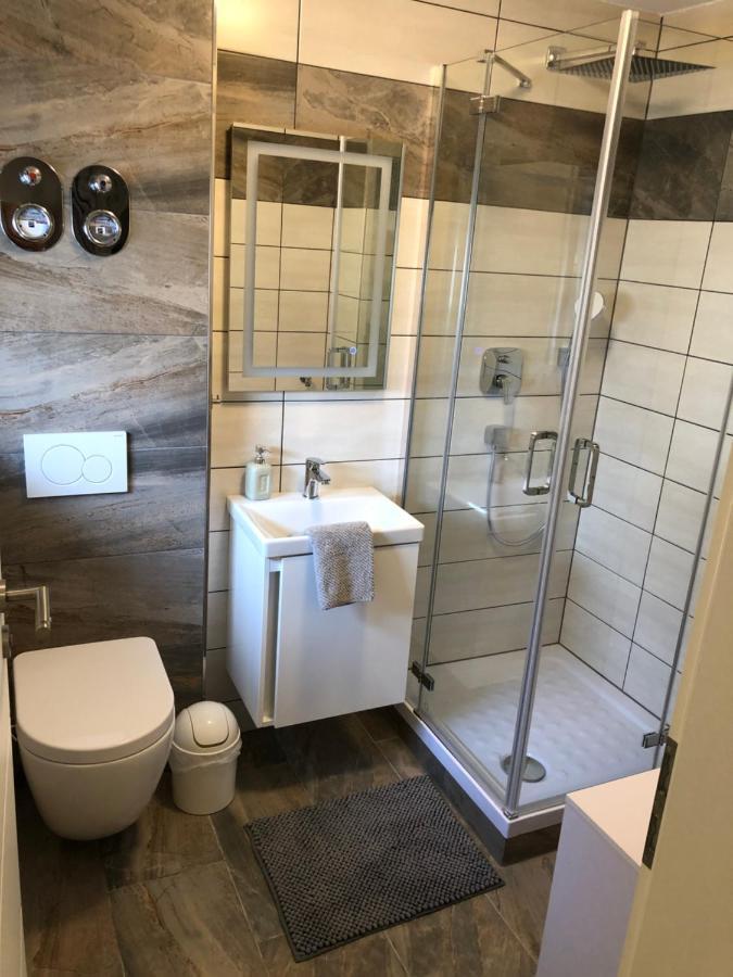 Exklusive Moderne 2 Zi. In Ruhiger Lage Apartment *
